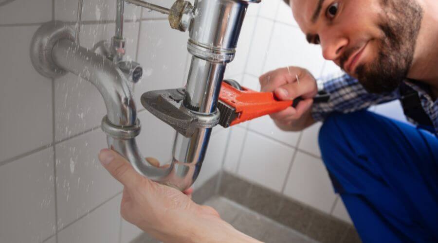 Professional clogged toilet repair services in Greentop, MO